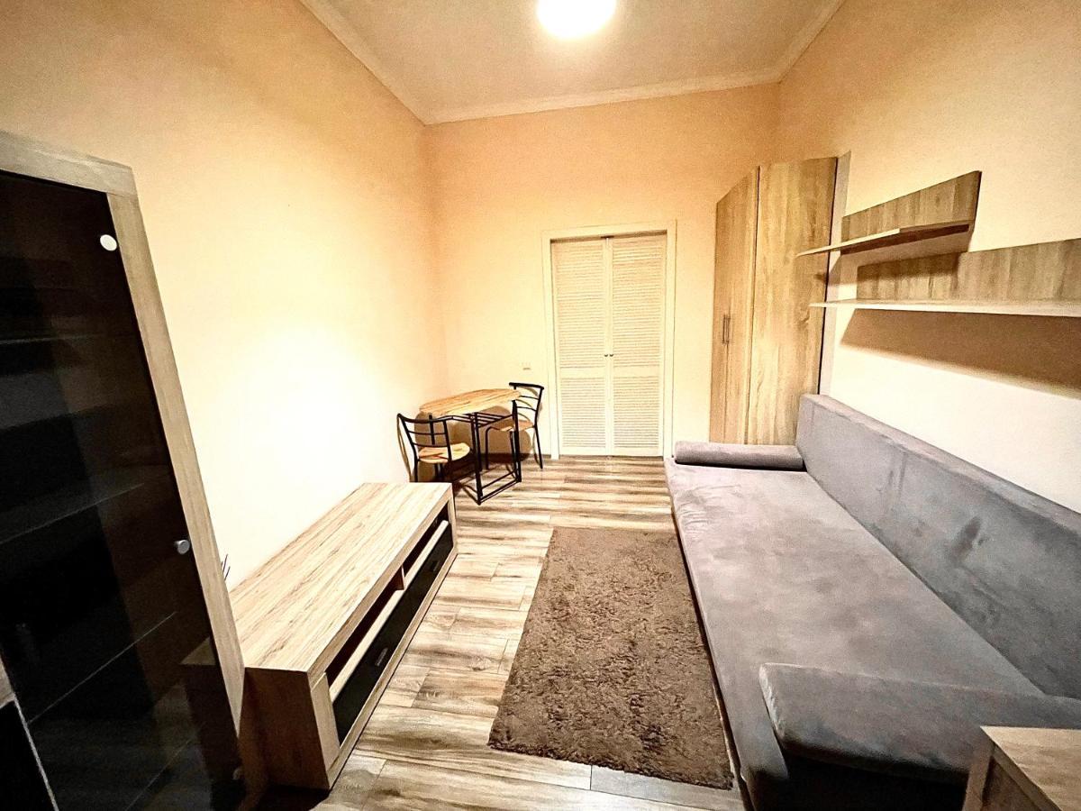 Apartamento Stare Misto Leópolis Exterior foto